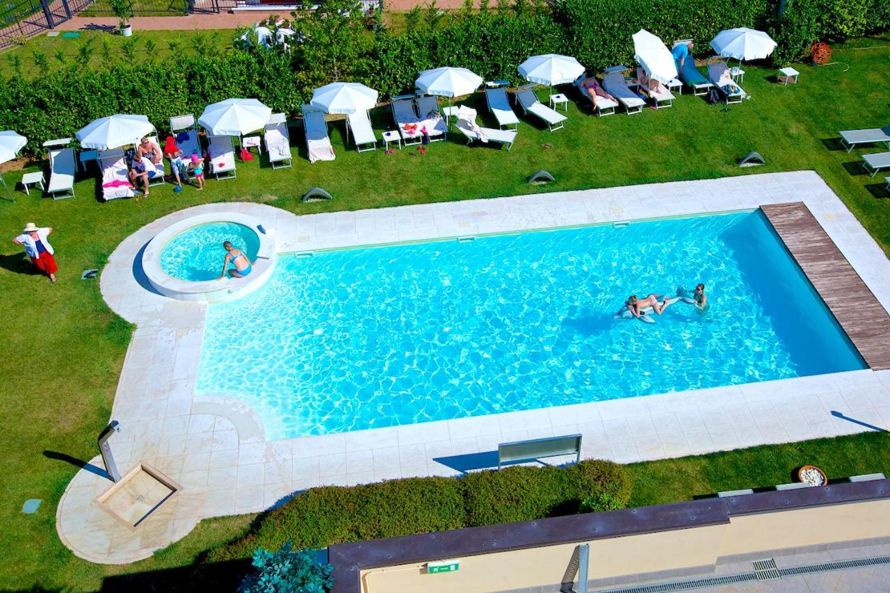 Hatelier Garda Home By Enjoy Garda Hotel بسكييرا ديل غاردا المظهر الخارجي الصورة