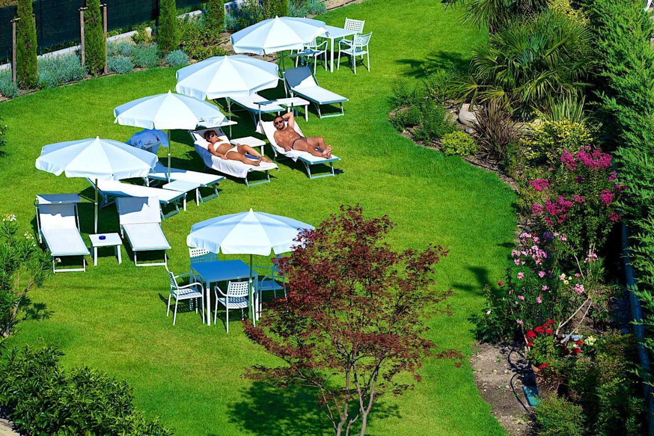 Hatelier Garda Home By Enjoy Garda Hotel بسكييرا ديل غاردا المظهر الخارجي الصورة