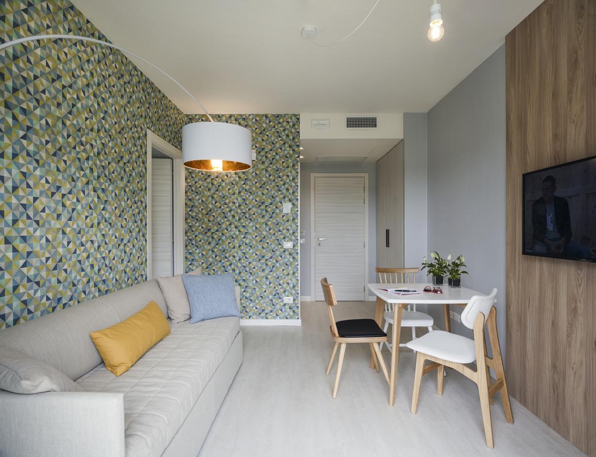 Hatelier Garda Home By Enjoy Garda Hotel بسكييرا ديل غاردا المظهر الخارجي الصورة